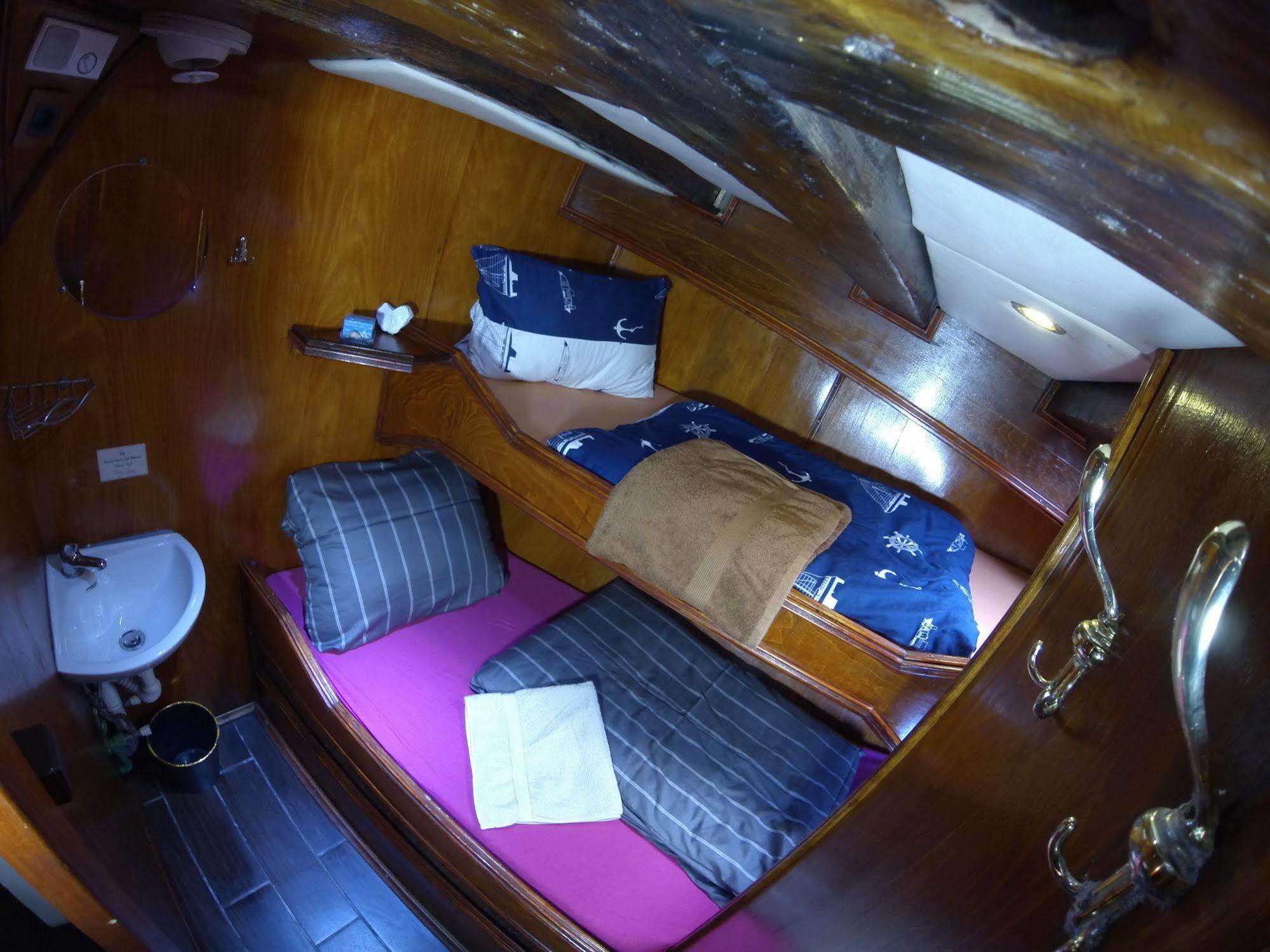 Готель Boat Ms Cutty Jean Сліма Екстер'єр фото