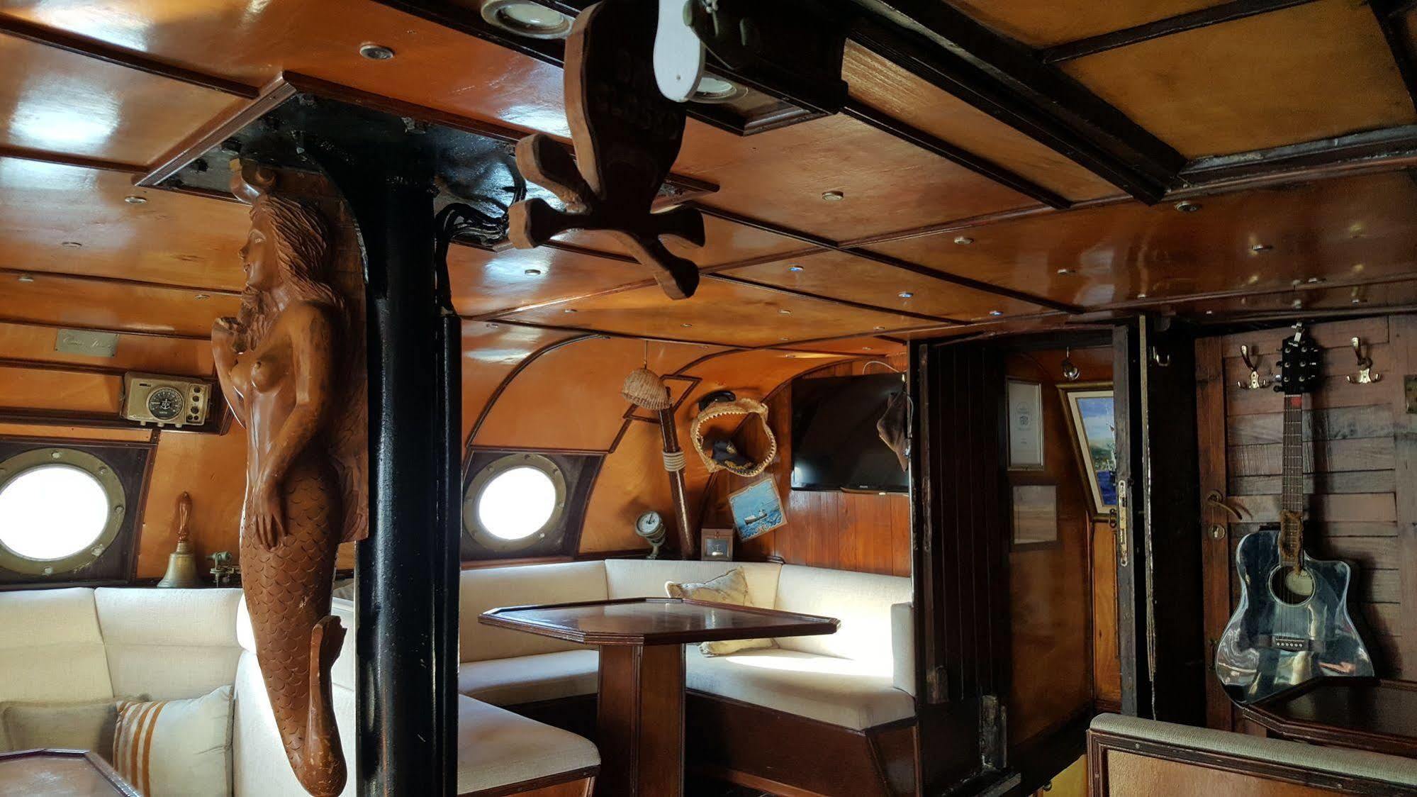 Готель Boat Ms Cutty Jean Сліма Екстер'єр фото